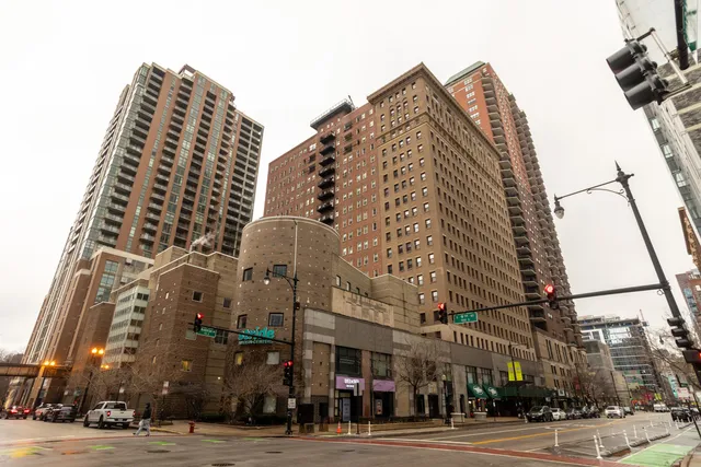 $179,000 | 40 East 9th Street, Unit 1313, Chicago, IL 60605