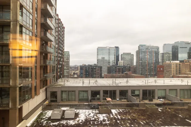 $179,000 | 40 East 9th Street, Unit 1313, Chicago, IL 60605