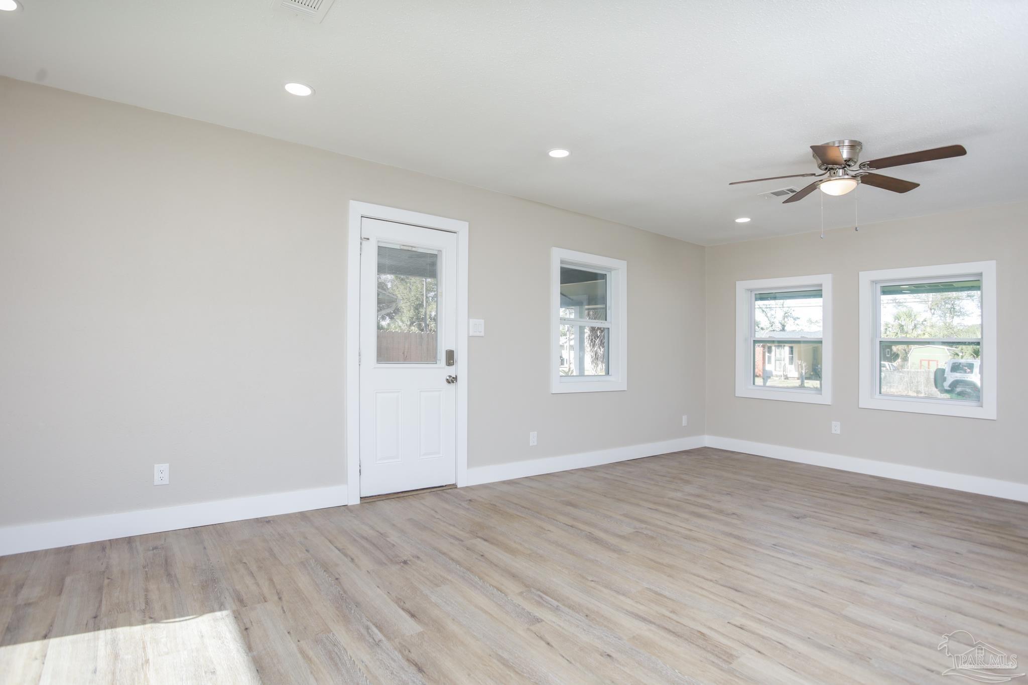 219 Alton Road Pensacola, FL 32507 - Photo 8 of 23 Gallery Image 8