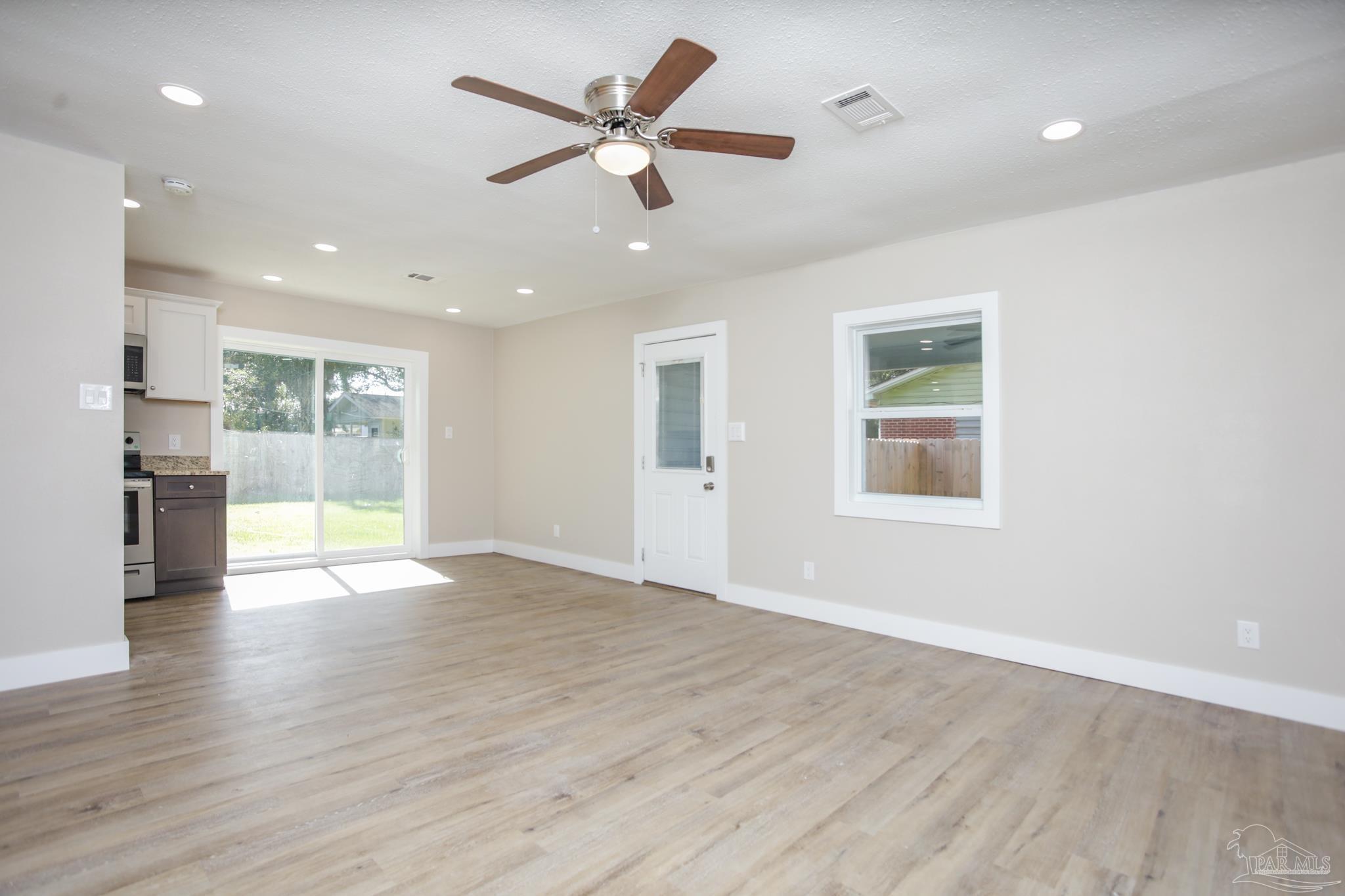 219 Alton Road Pensacola, FL 32507 - Photo 9 of 23 Gallery Image 9
