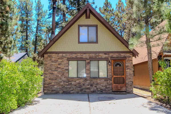 $1,500 | 538 East Meadow Lane, Big Bear City, CA 92314