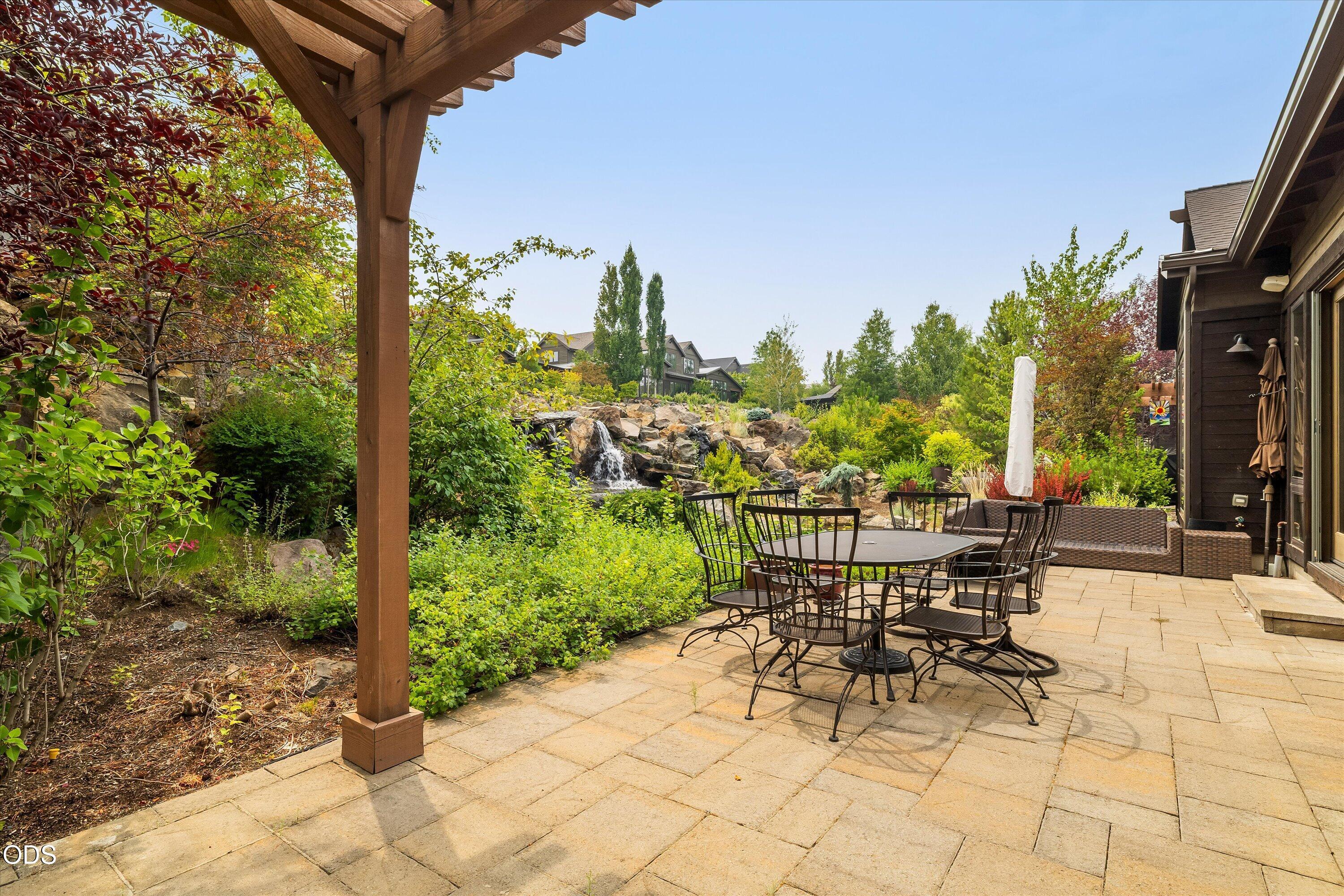 61354 Triple Knot Road Bend, OR 97702 - Photo 42 of 61 Gallery Image 42