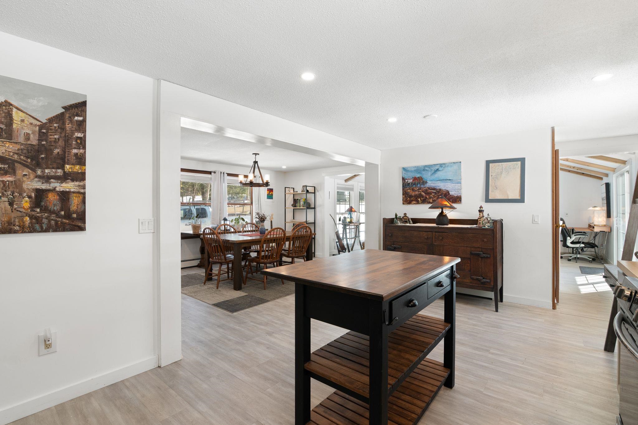 175 Sak Road Vernon, VT 05354 - Photo 6 of 20