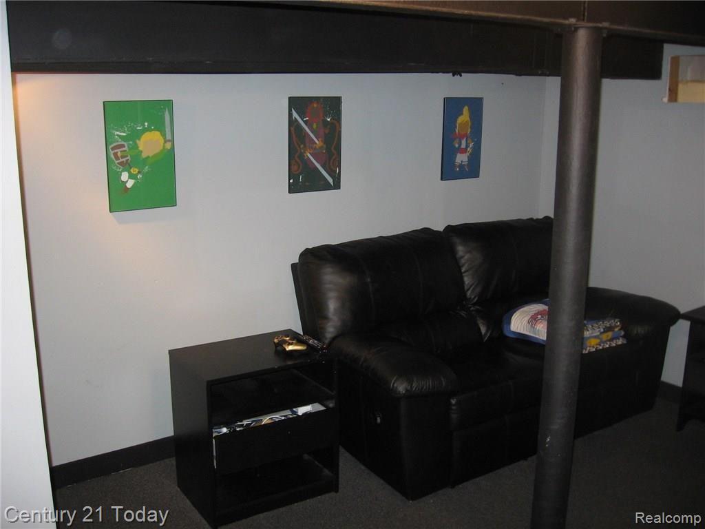 10052 Wayne Road Livonia, MI 48150 - Photo 24 of 26 IMG_1398.JPG