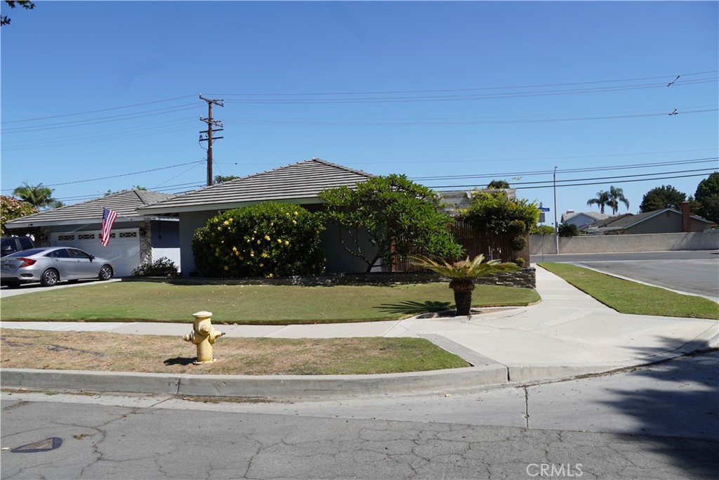 2454 Beacon Street Fullerton, CA 92835 - Photo 4 of 53 a view of a house with a swimming pool