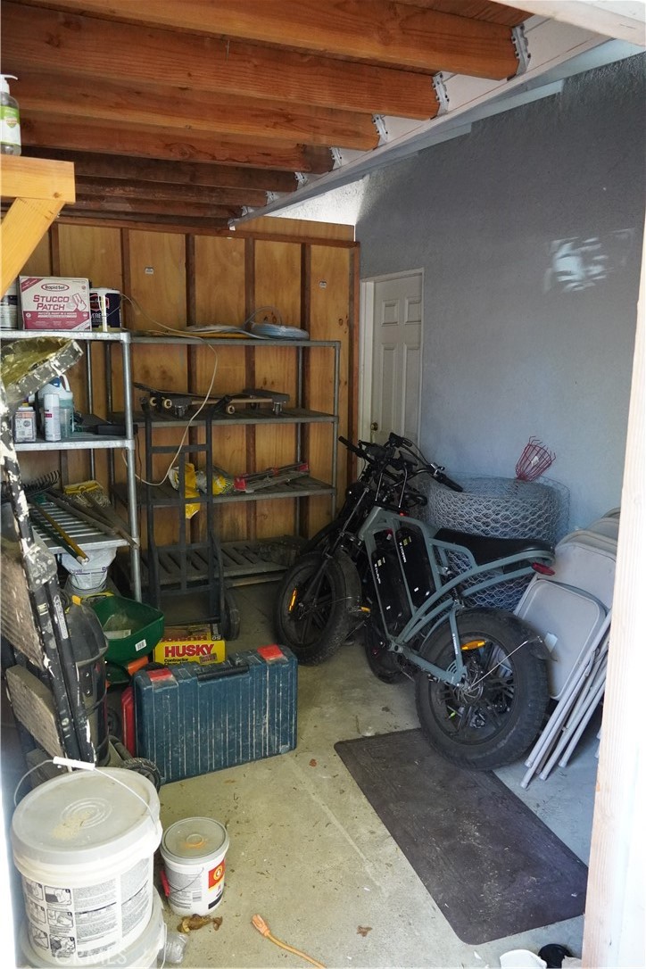 2454 Beacon Street Fullerton, CA 92835 - Photo 53 of 53 a room with gym equipment