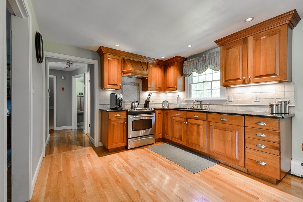21 Yorkshire Road Dover, MA 02030 - Photo 9 of 25 Gallery Image 9