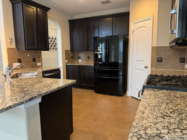 $2,398 | 517 Whittmen Avenue, Schertz, TX 78108