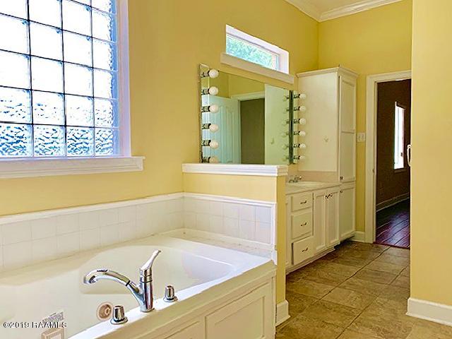 1013 Rosedown Lane Lafayette, LA 70503 - Photo 9 of 16
