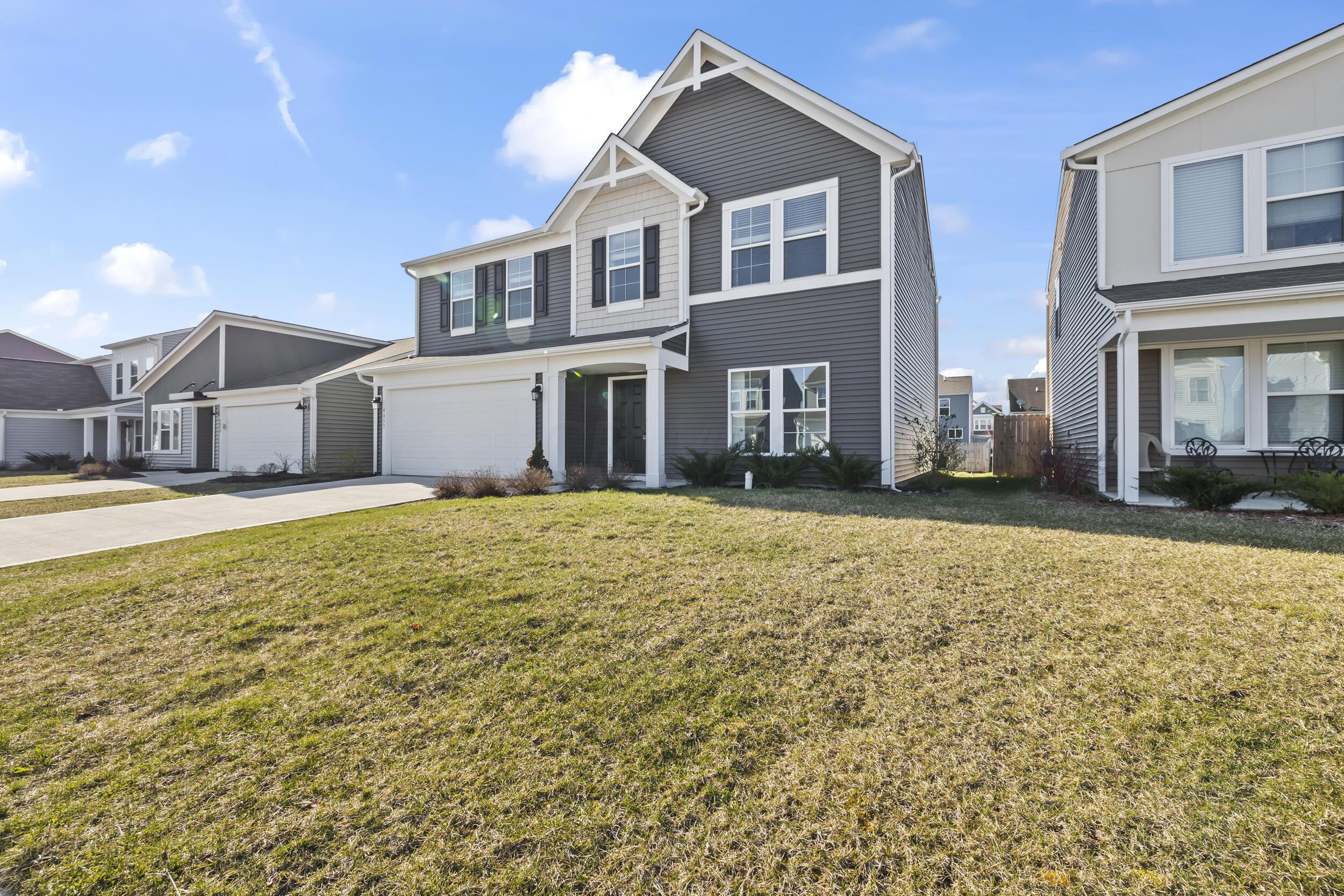 4853 Amber Crossing Road Columbus, OH 43232 - Photo 3 of 39 front 03