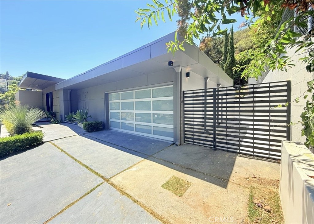 1801 Roscomare Road Los Angeles, CA 90077 - Photo 3 of 38