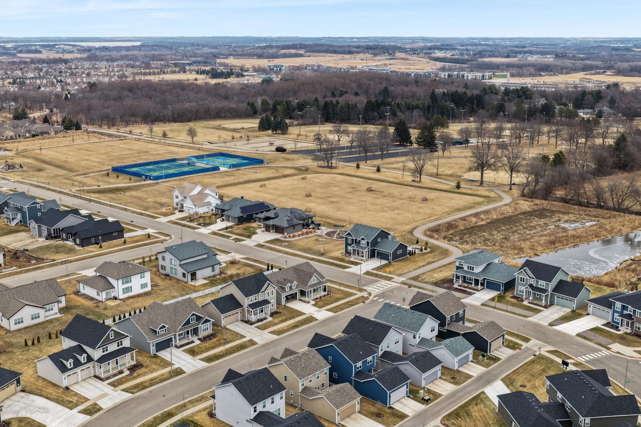 2565 Cobbler Road Fitchburg, WI 53711 - Photo 8 of 37