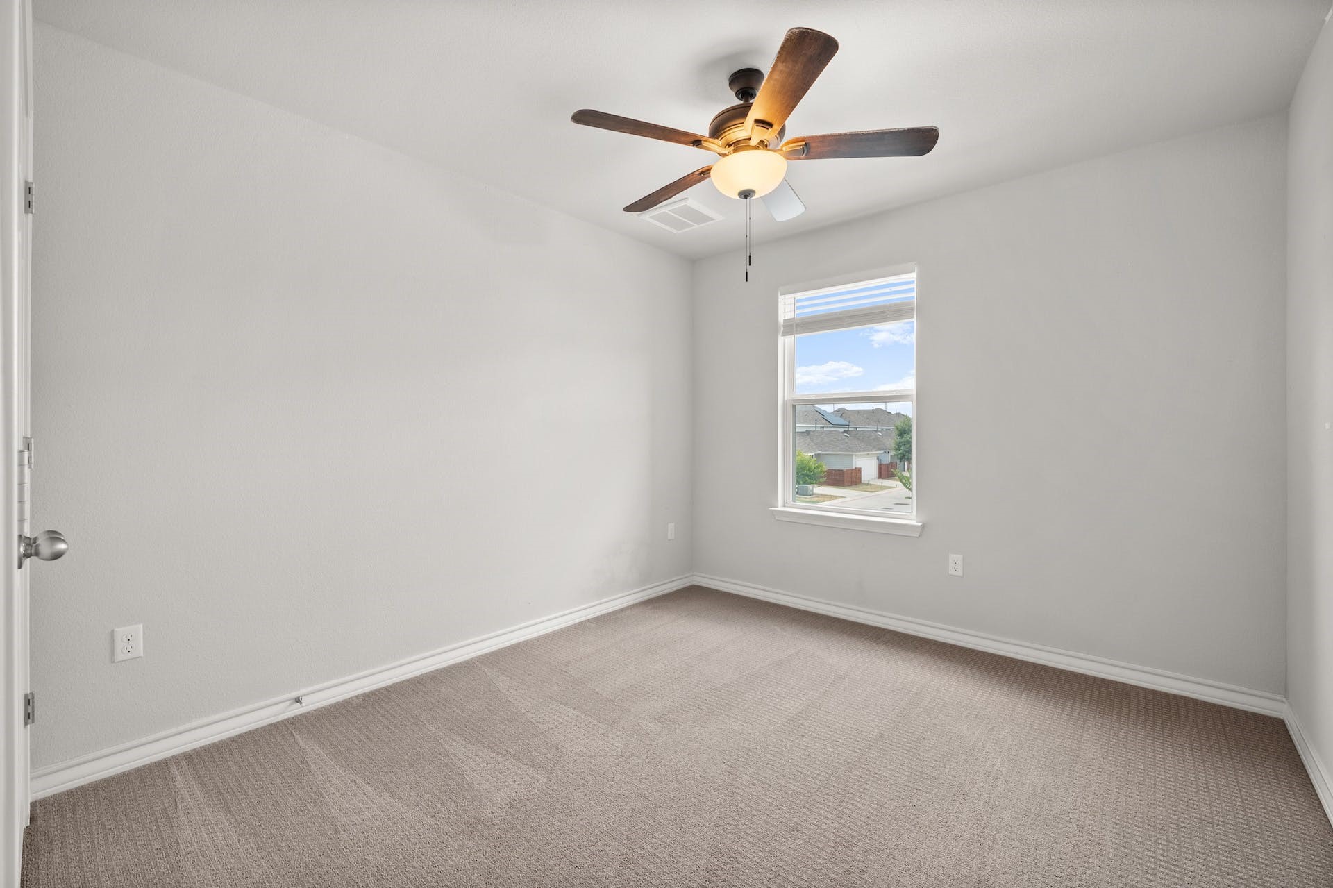 5107 Lemon Tree Path, Unit 127 Austin, TX 78723 - Photo 25 of 40 an empty room