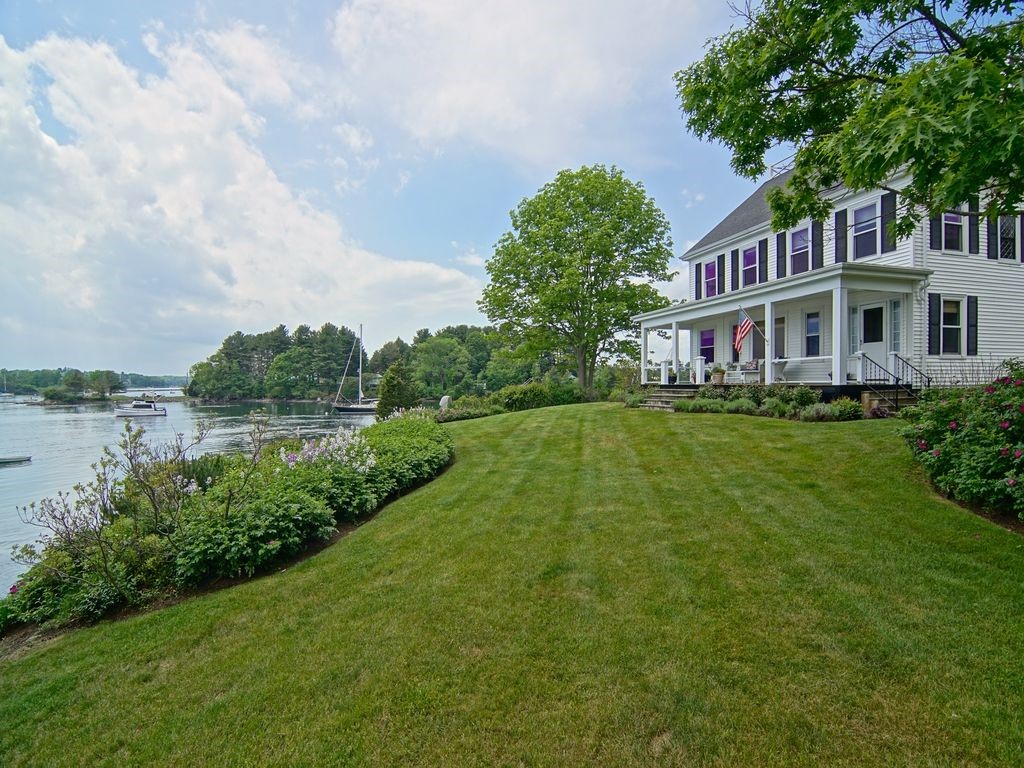 41 Bowen Road Kittery, ME 03904 - Photo 1 of 36 Gallery Image 1