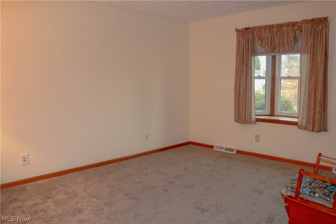 7562 Rice Road Amherst, OH 44001 - Photo 12 of 34