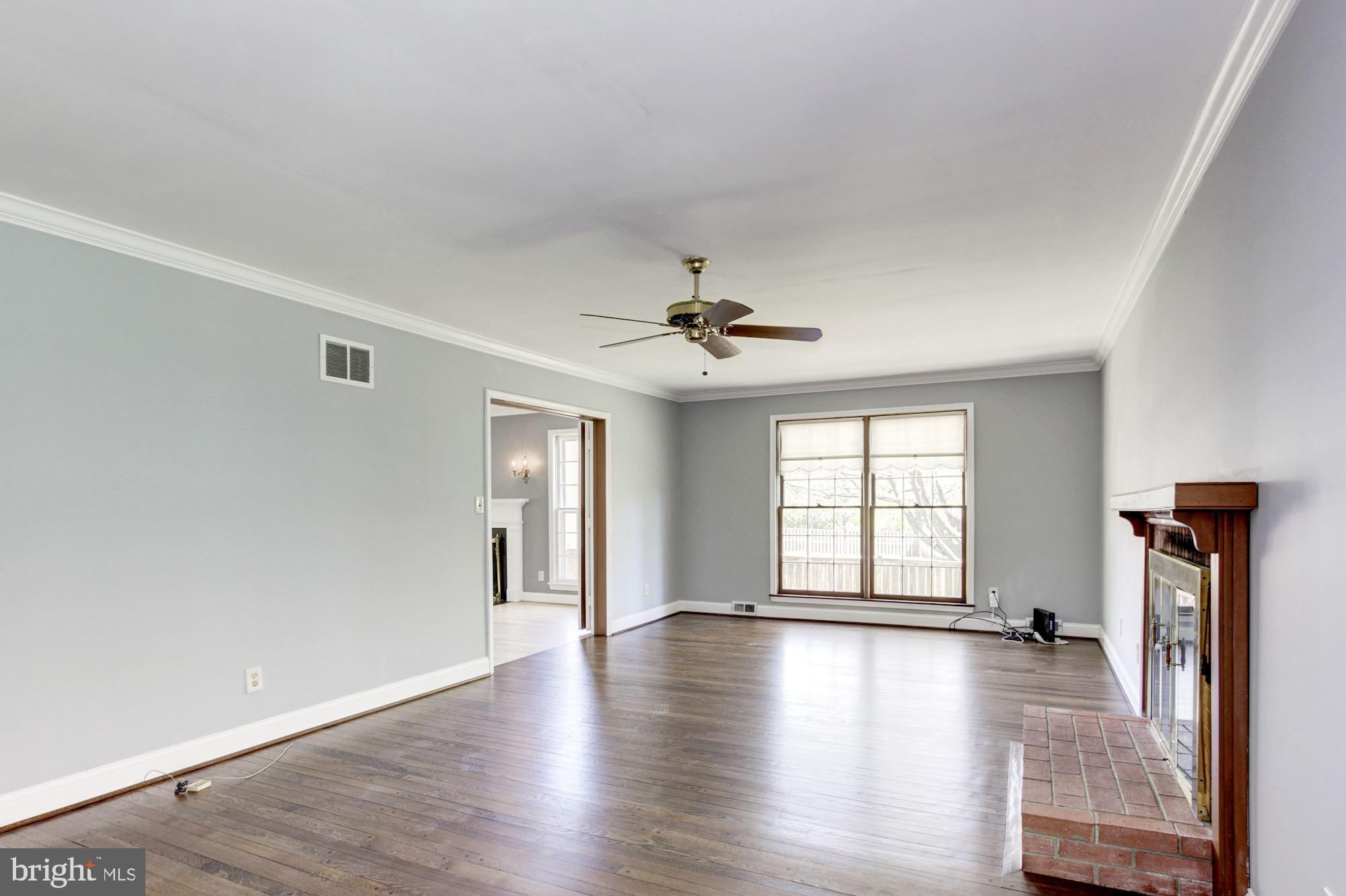 10031 Kendale Road Potomac, MD 20854 - Photo 12 of 52 Family Room