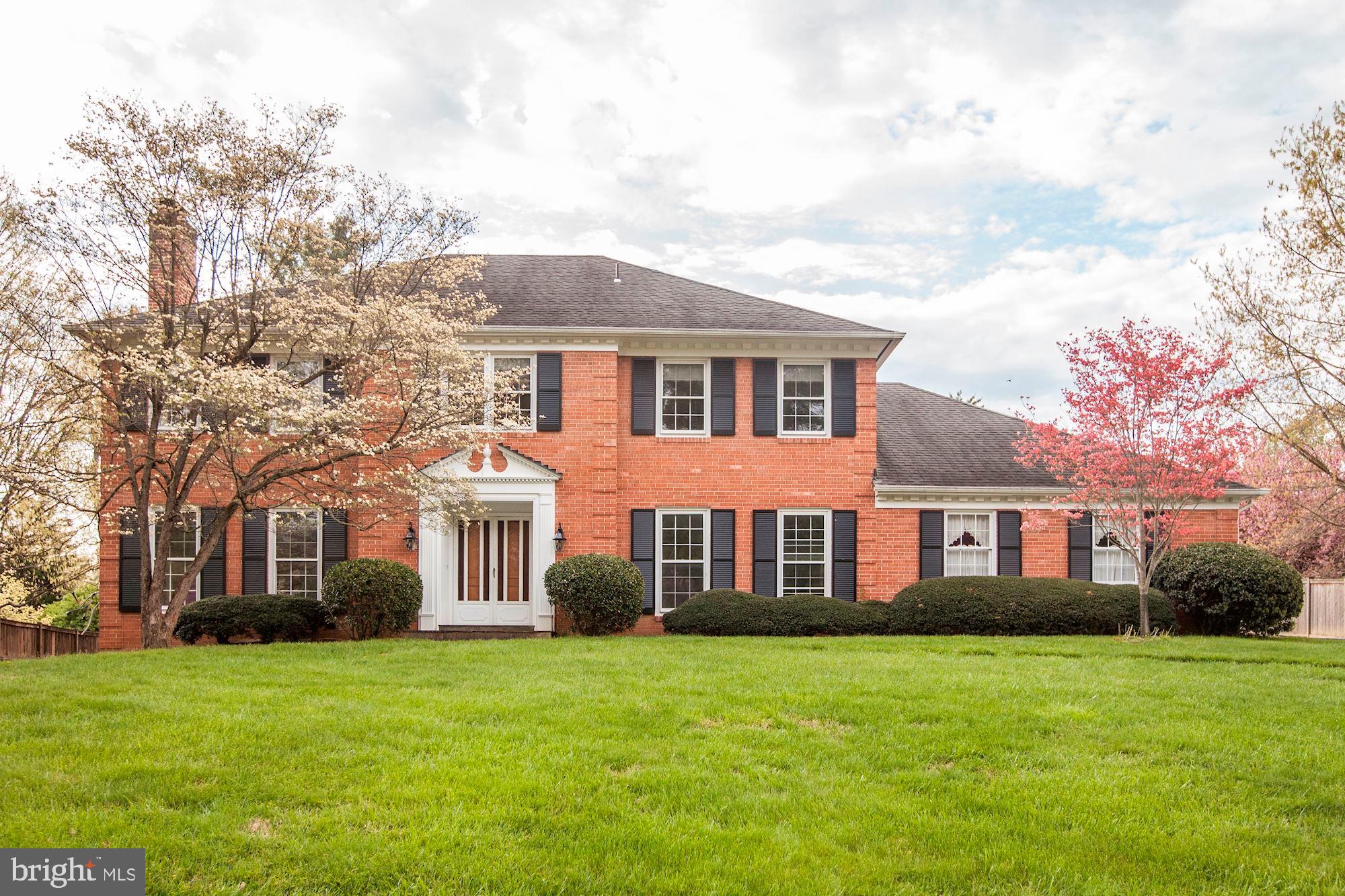 10031 Kendale Road Potomac, MD 20854 - Photo 3 of 52 Gallery Image 3