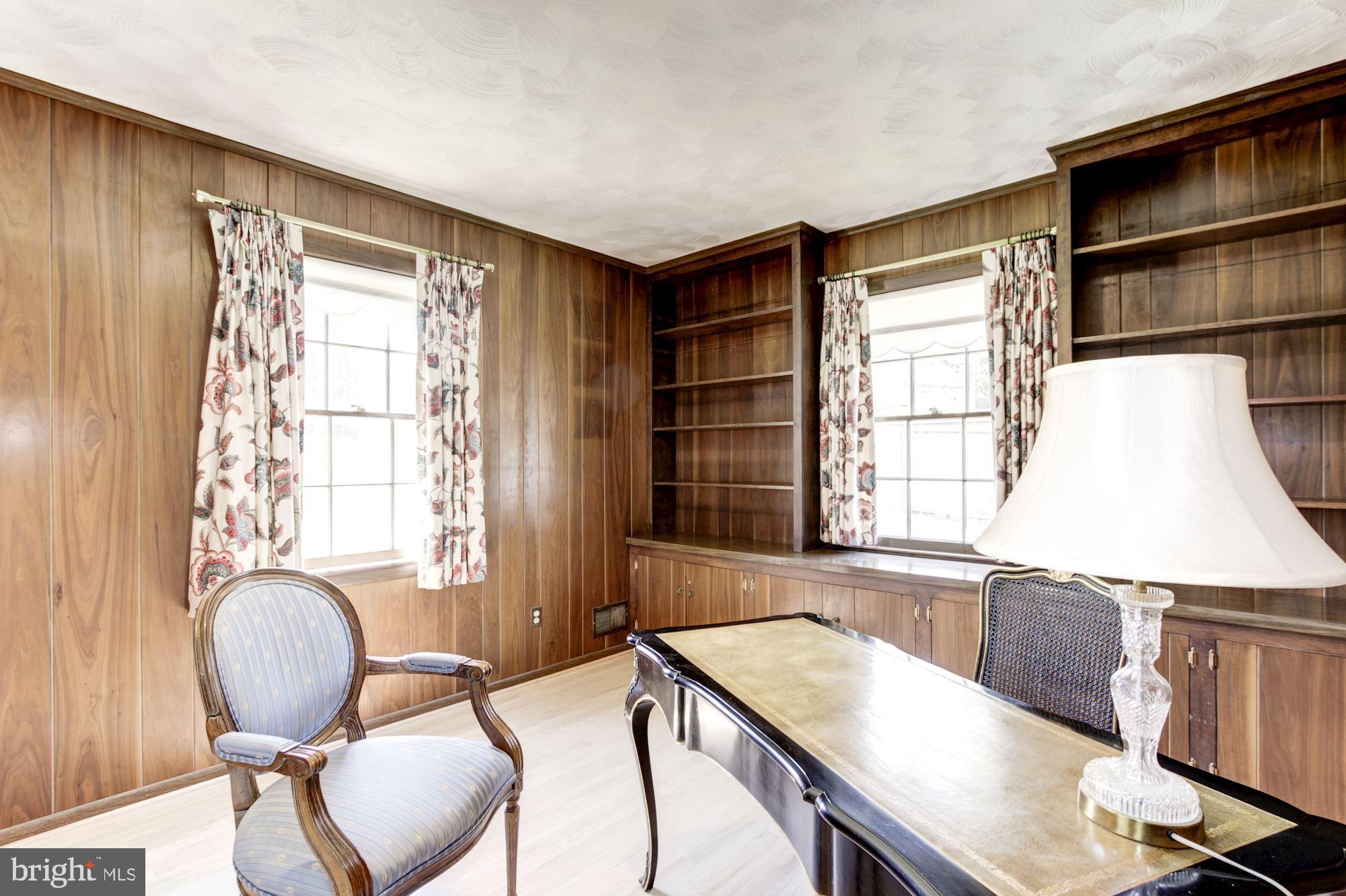 10031 Kendale Road Potomac, MD 20854 - Photo 23 of 52 Study/Den