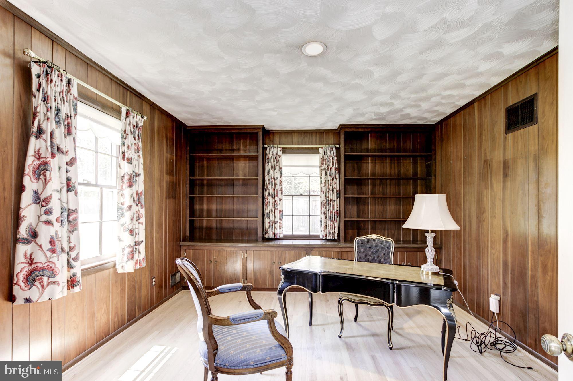 10031 Kendale Road Potomac, MD 20854 - Photo 24 of 52 Study/Den