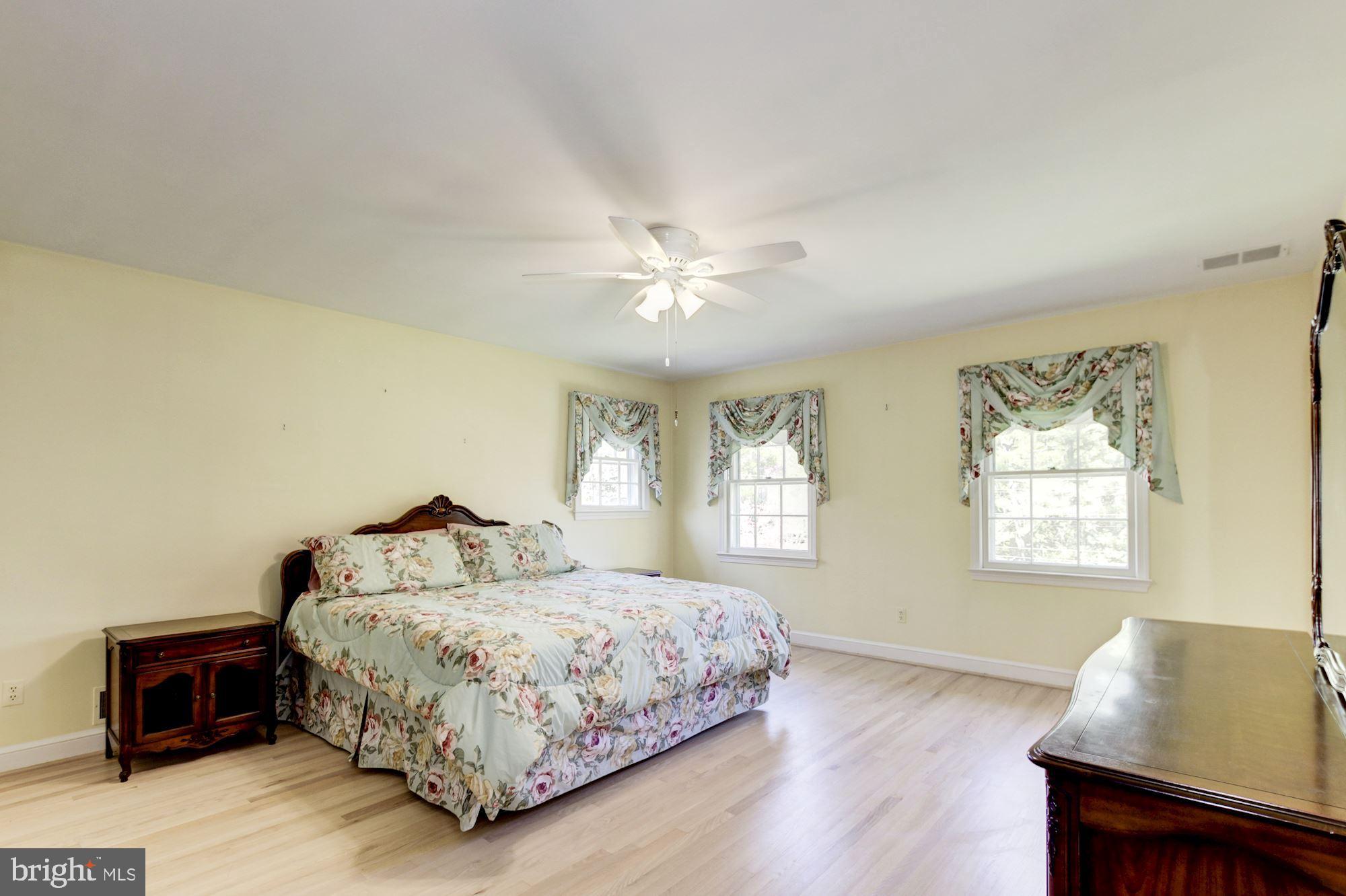 10031 Kendale Road Potomac, MD 20854 - Photo 29 of 52 Master Bedroom
