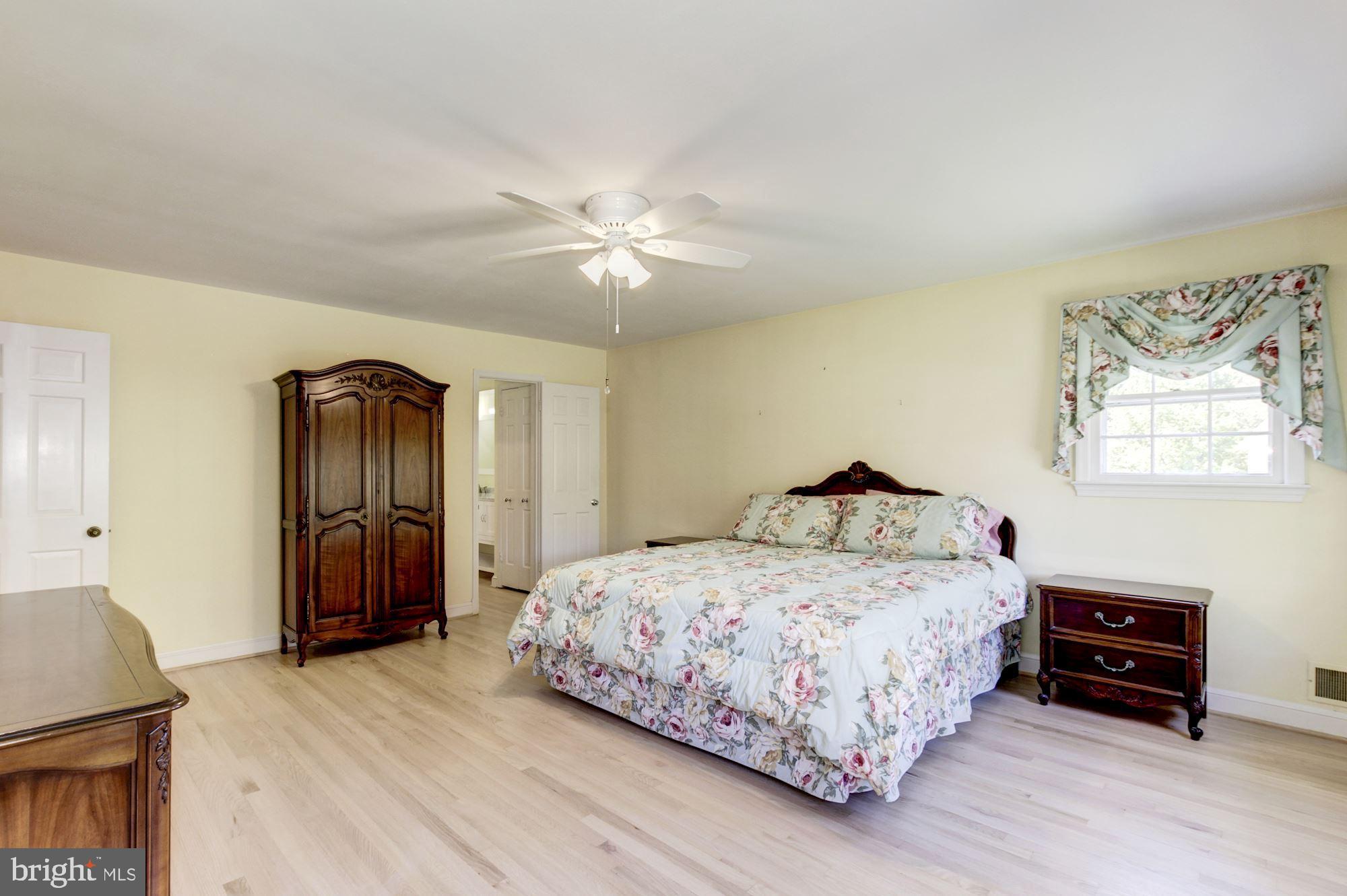 10031 Kendale Road Potomac, MD 20854 - Photo 30 of 52 Master Bedroom