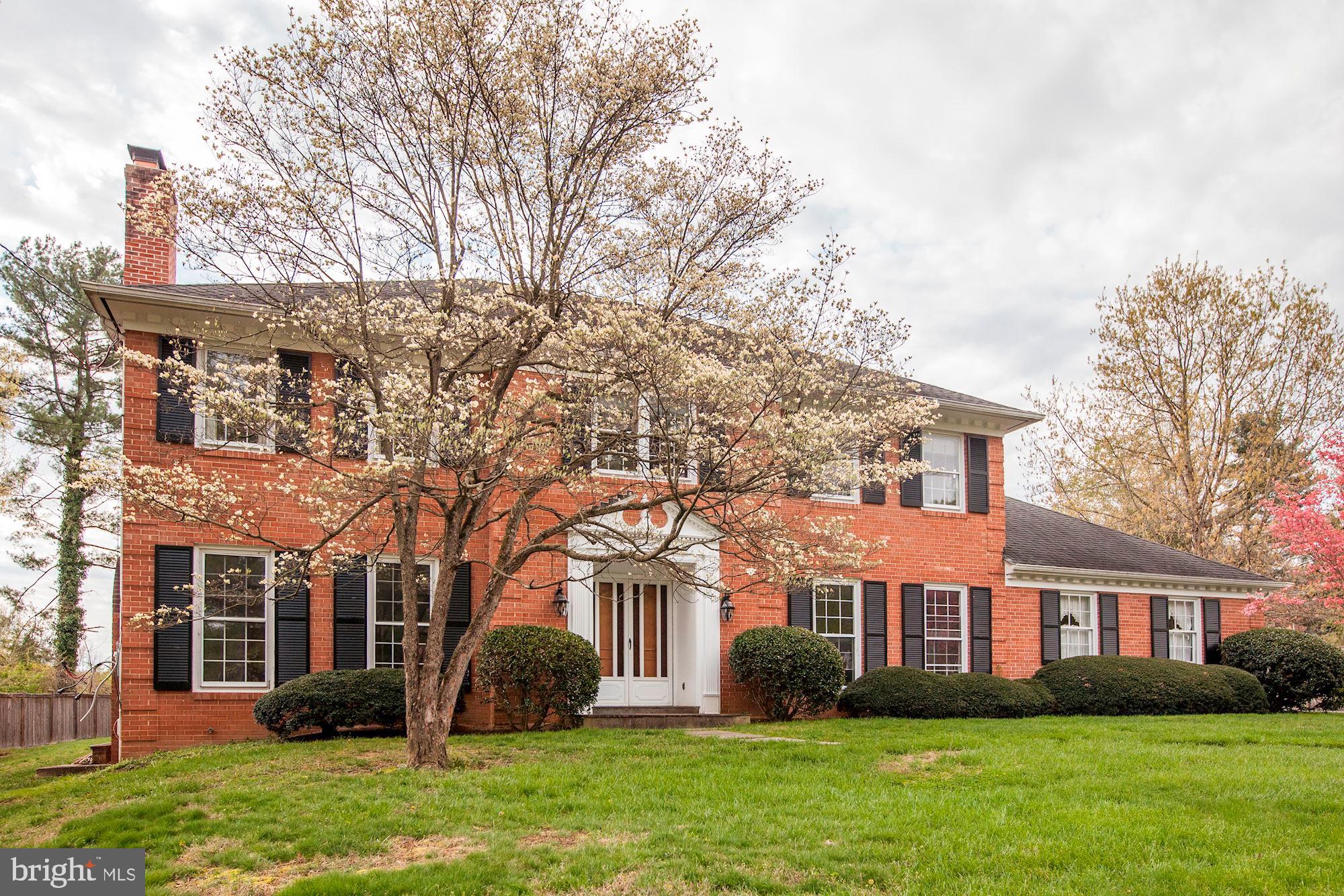 10031 Kendale Road Potomac, MD 20854 - Photo 4 of 52 Gallery Image 4