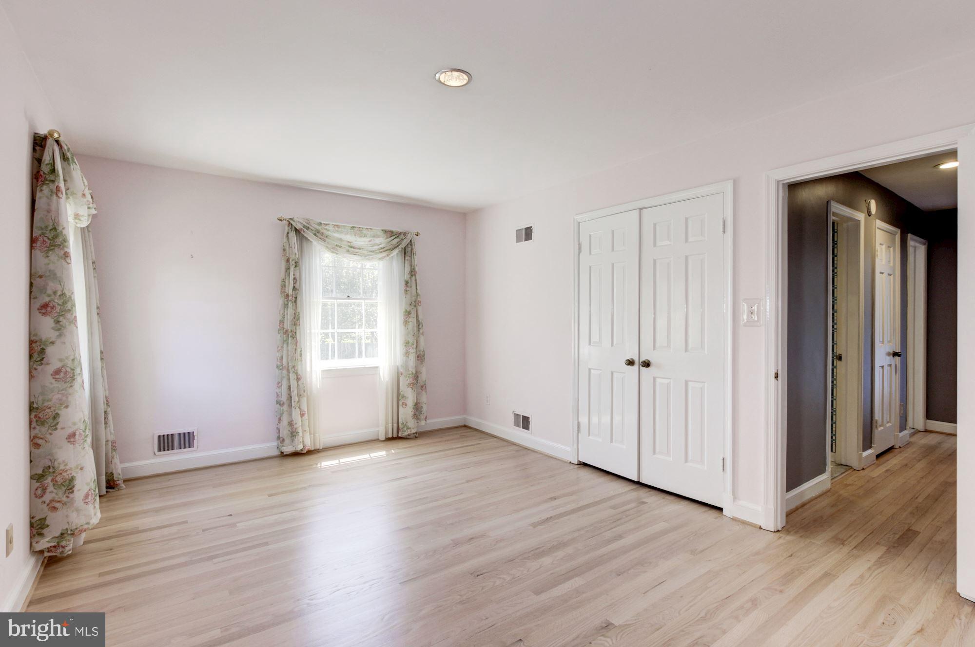 10031 Kendale Road Potomac, MD 20854 - Photo 38 of 52 Bedroom #4