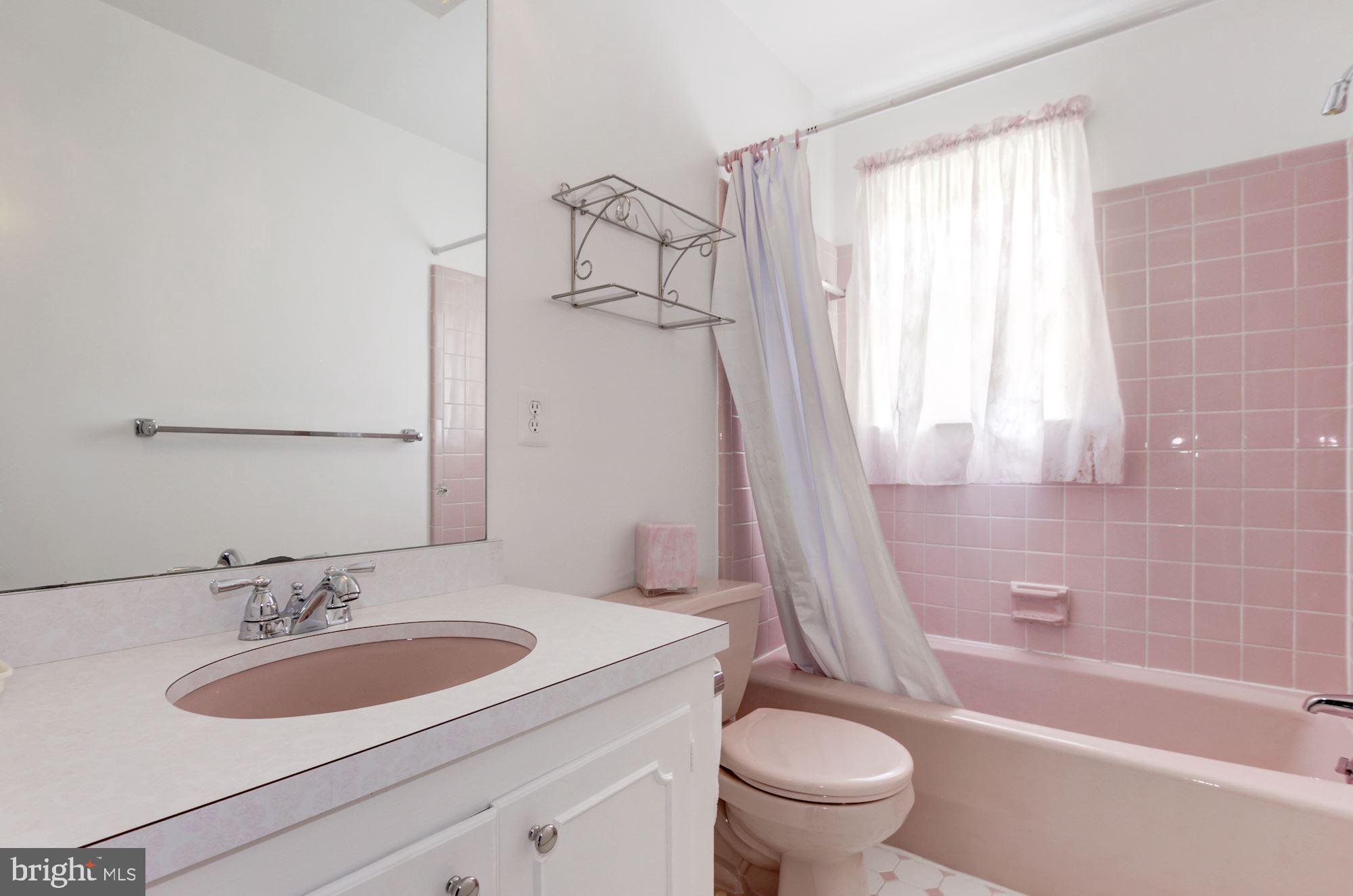 10031 Kendale Road Potomac, MD 20854 - Photo 41 of 52 Full Bath
