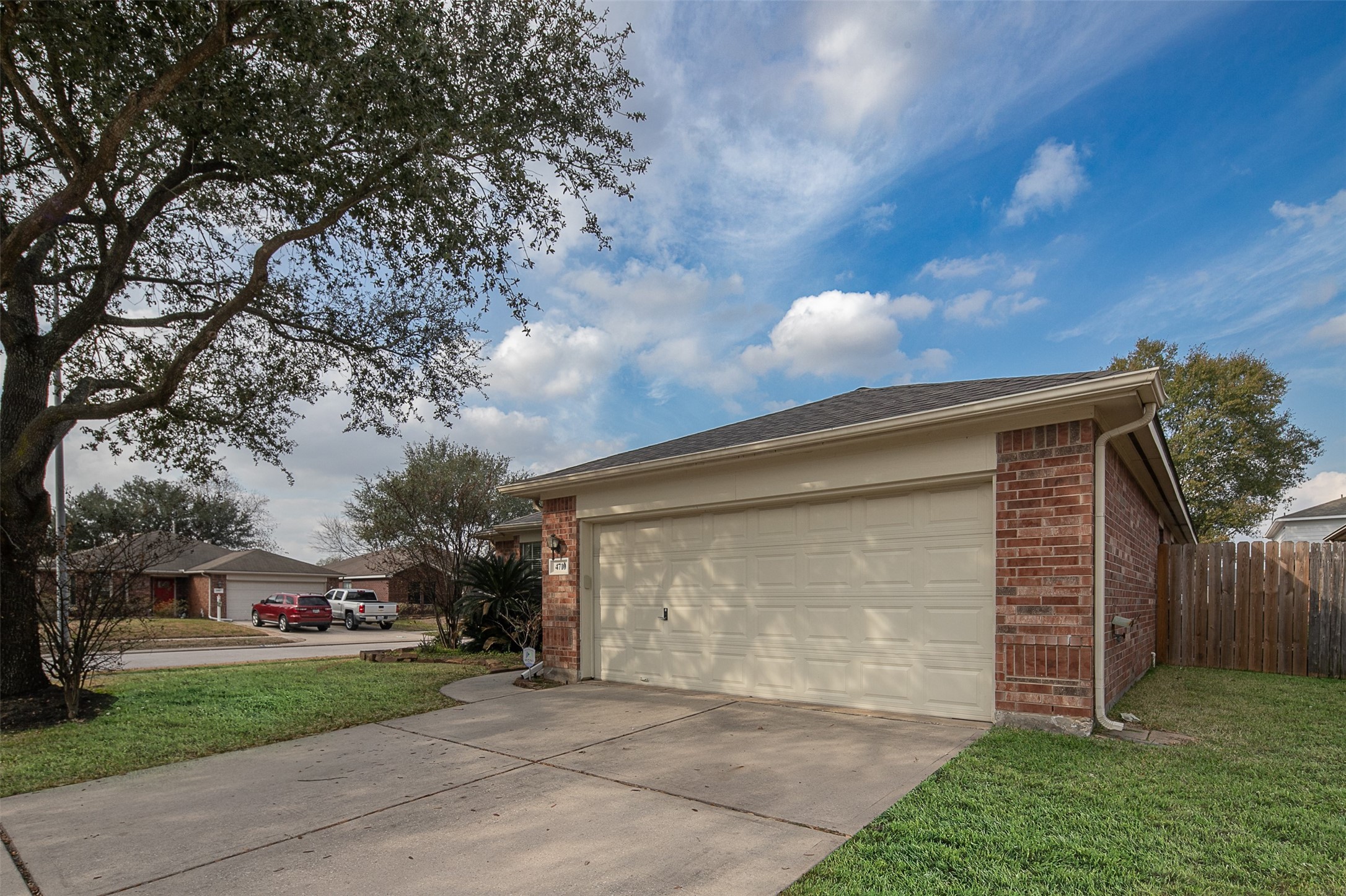4710 Shane Creek Lane Spring, TX 77388 - Photo 4 of 26
