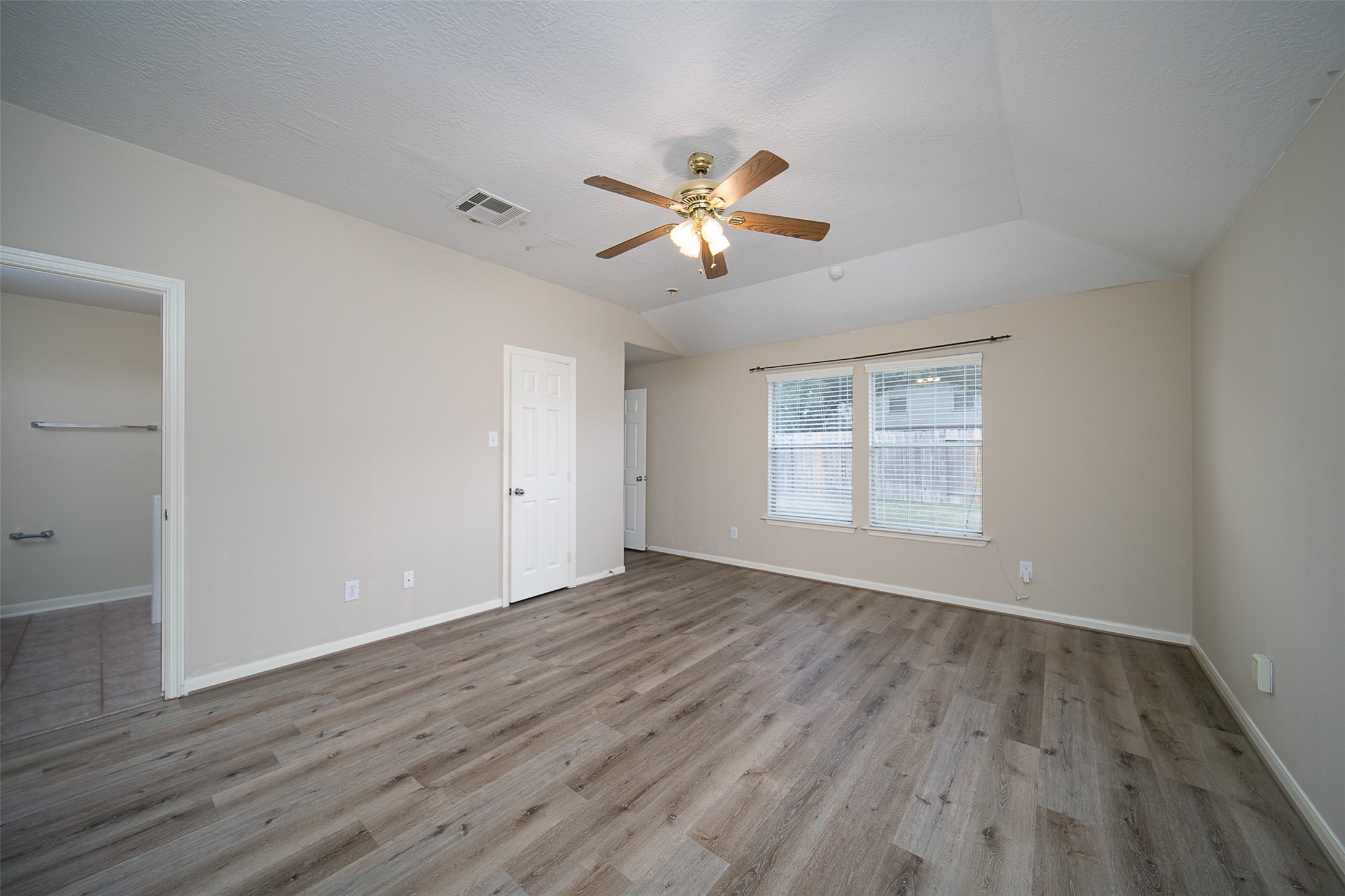 4710 Shane Creek Lane Spring, TX 77388 - Photo 6 of 26