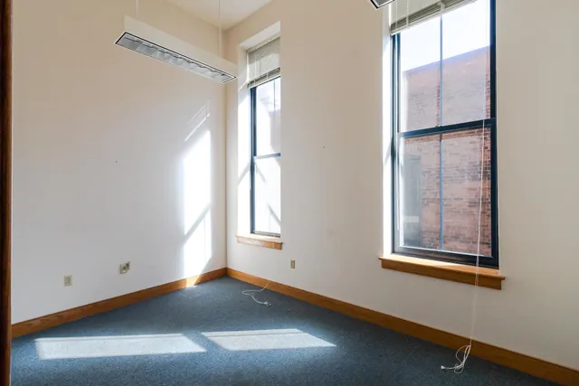 $16 | 75 North Street, Pittsfield, MA 01201