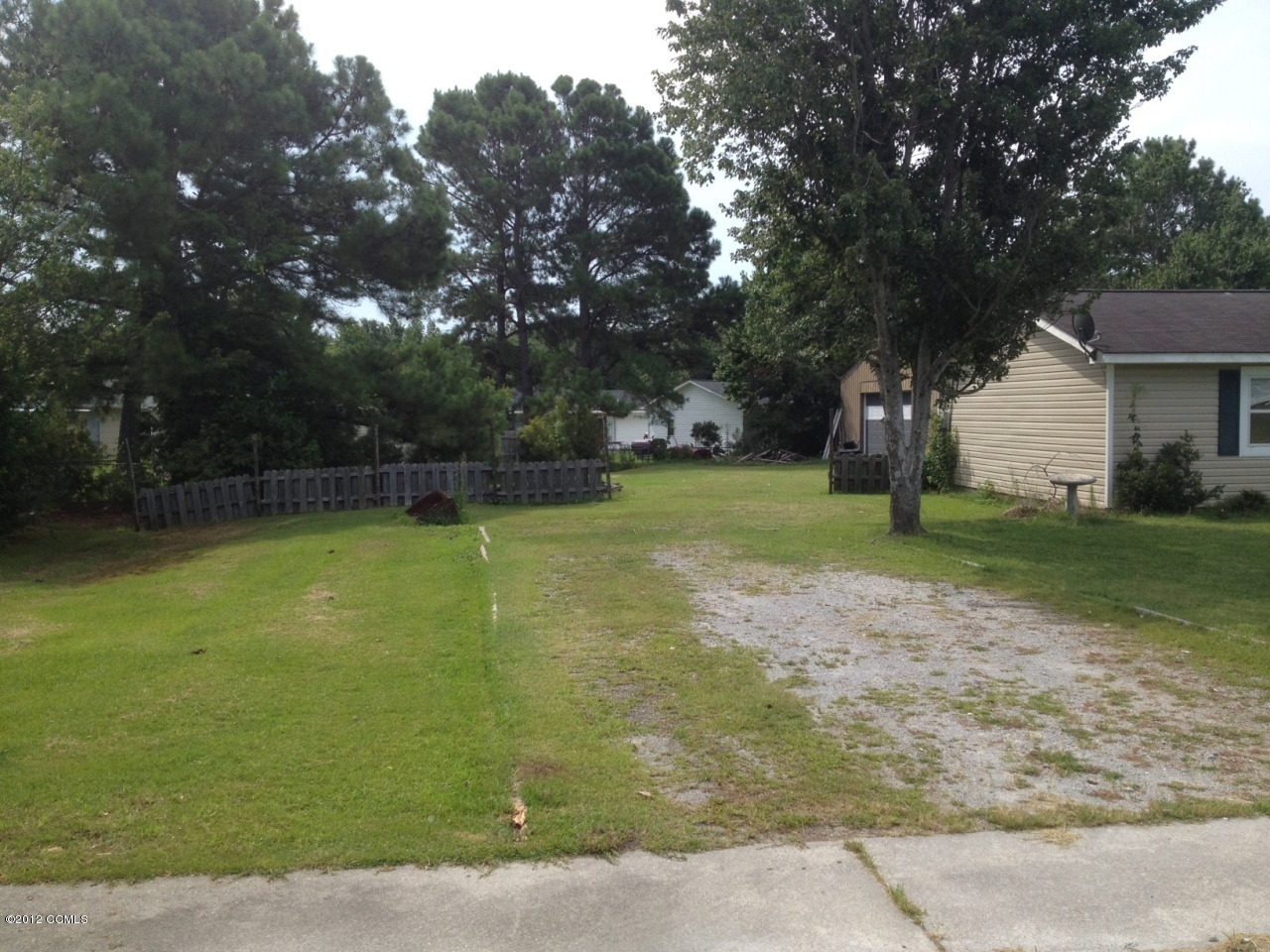 136 Bayberry Road Newport, NC 28570 - Photo 2 of 5 Natural driveway