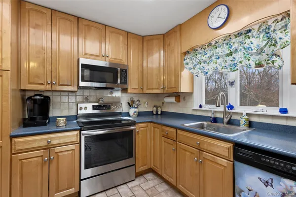 $625,000 | 37 Tanager Road, Mahopac, NY 10541