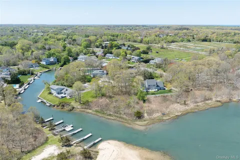 $975,000 | 445 Budds Pond Road, Southold, NY 11971