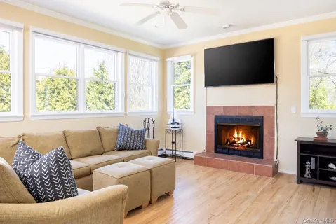 $975,000 | 445 Budds Pond Road, Southold, NY 11971