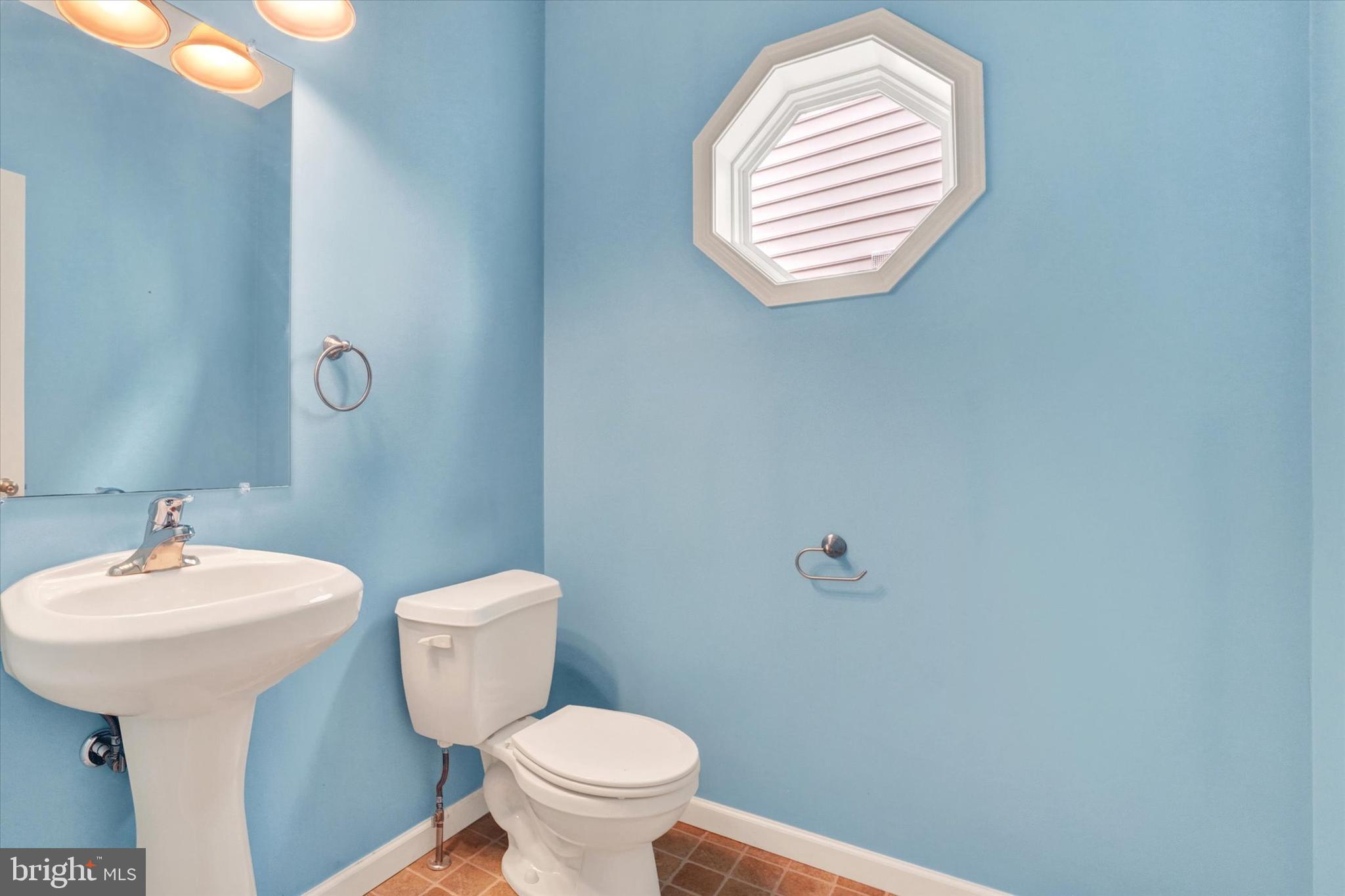 369 Sunbury Way Red Lion, PA 17356 - Photo 4 of 26 Powder Room