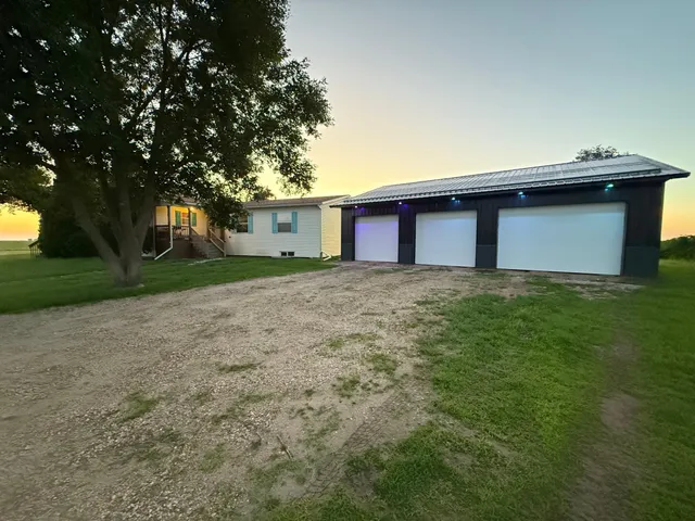 $299,000 | 755 240th Avenue Southwest, Appleton, MN 56208