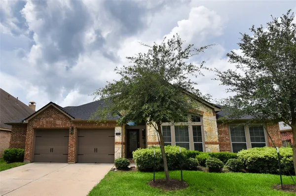 $3,200 | 13611 Summer Cloud Lane, Pearland, TX 77584