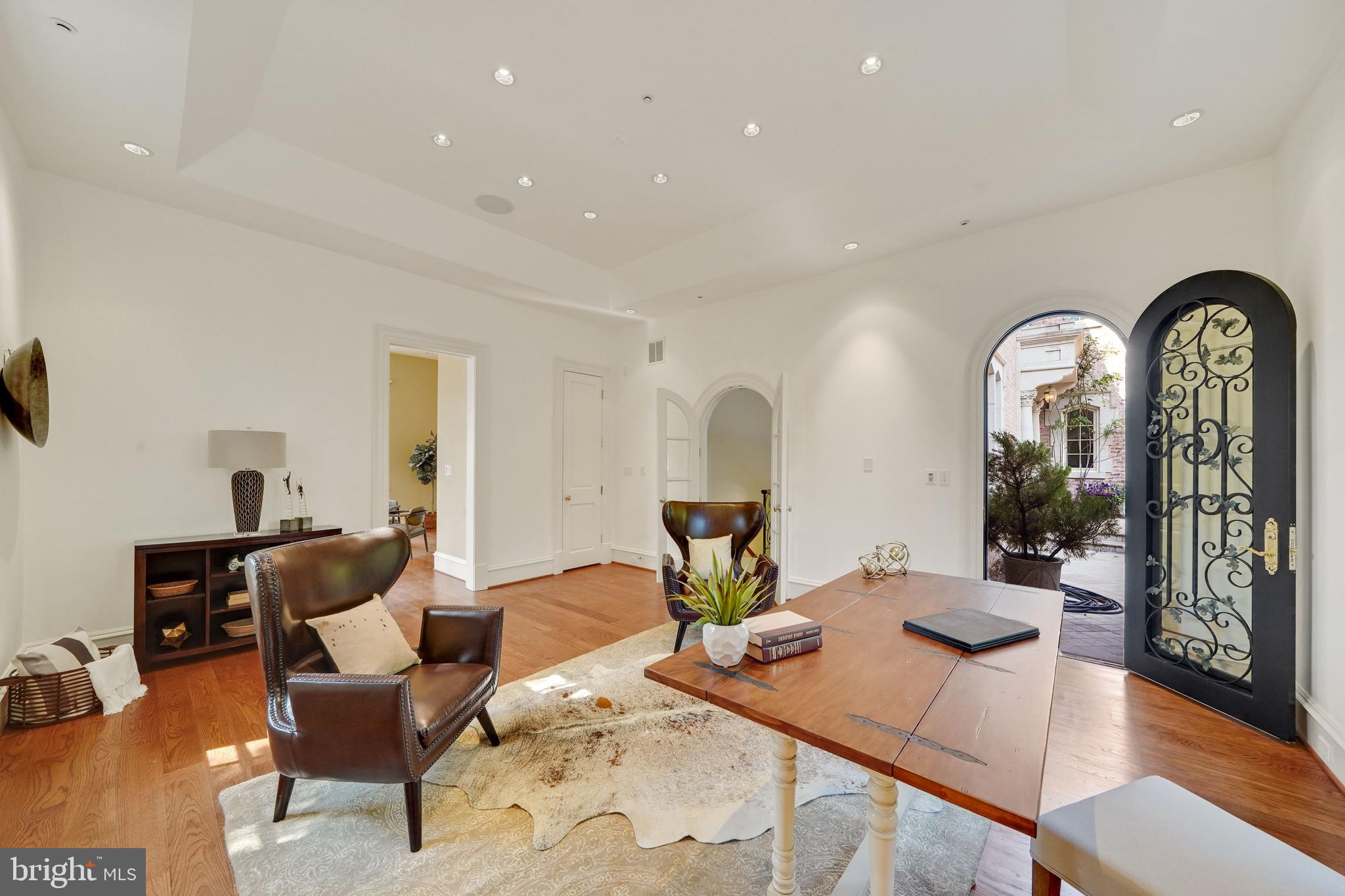4825 Dexter Terrace Northwest Washington, DC 20007 - Photo 17 of 46