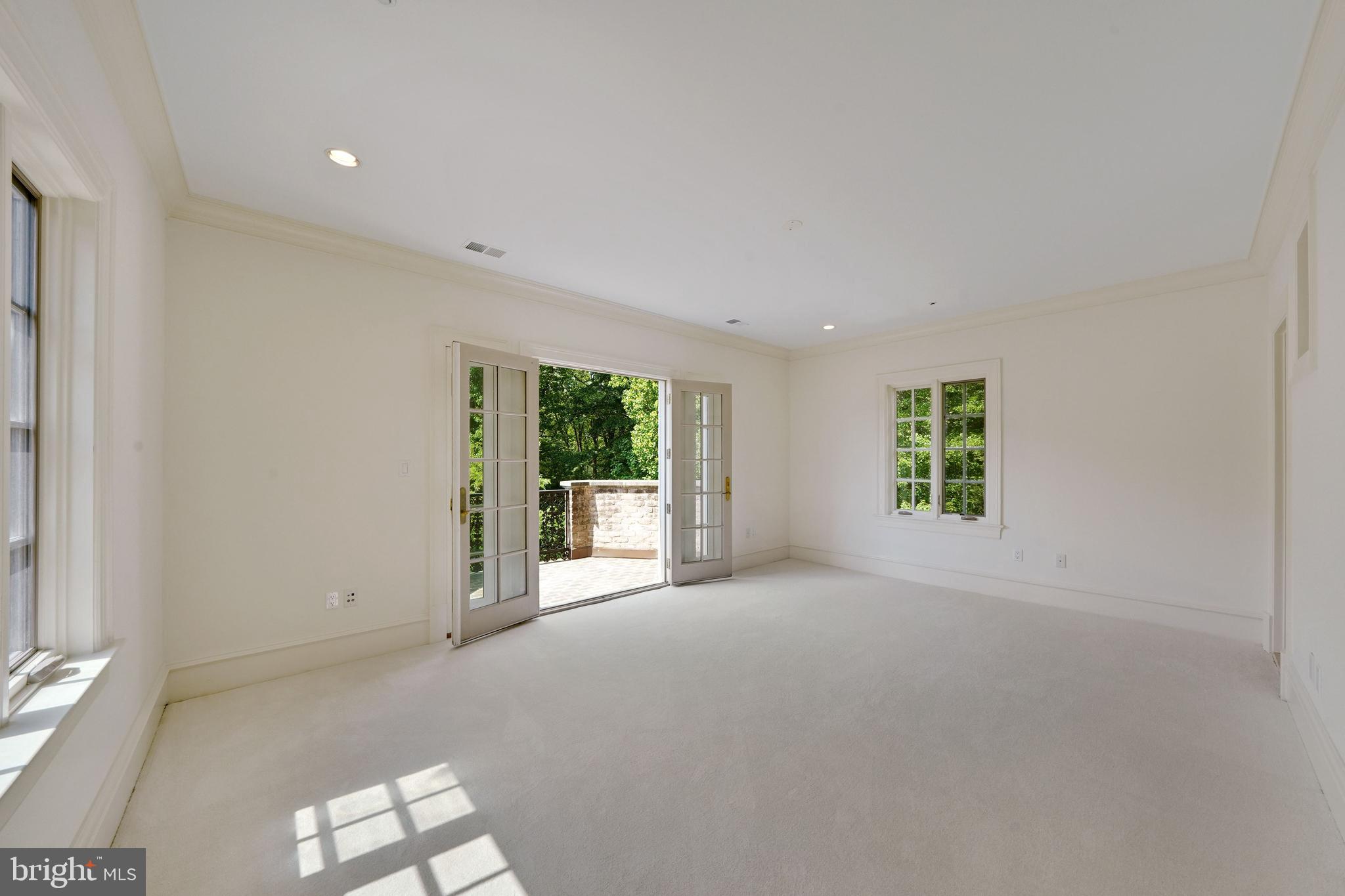 4825 Dexter Terrace Northwest Washington, DC 20007 - Photo 26 of 46