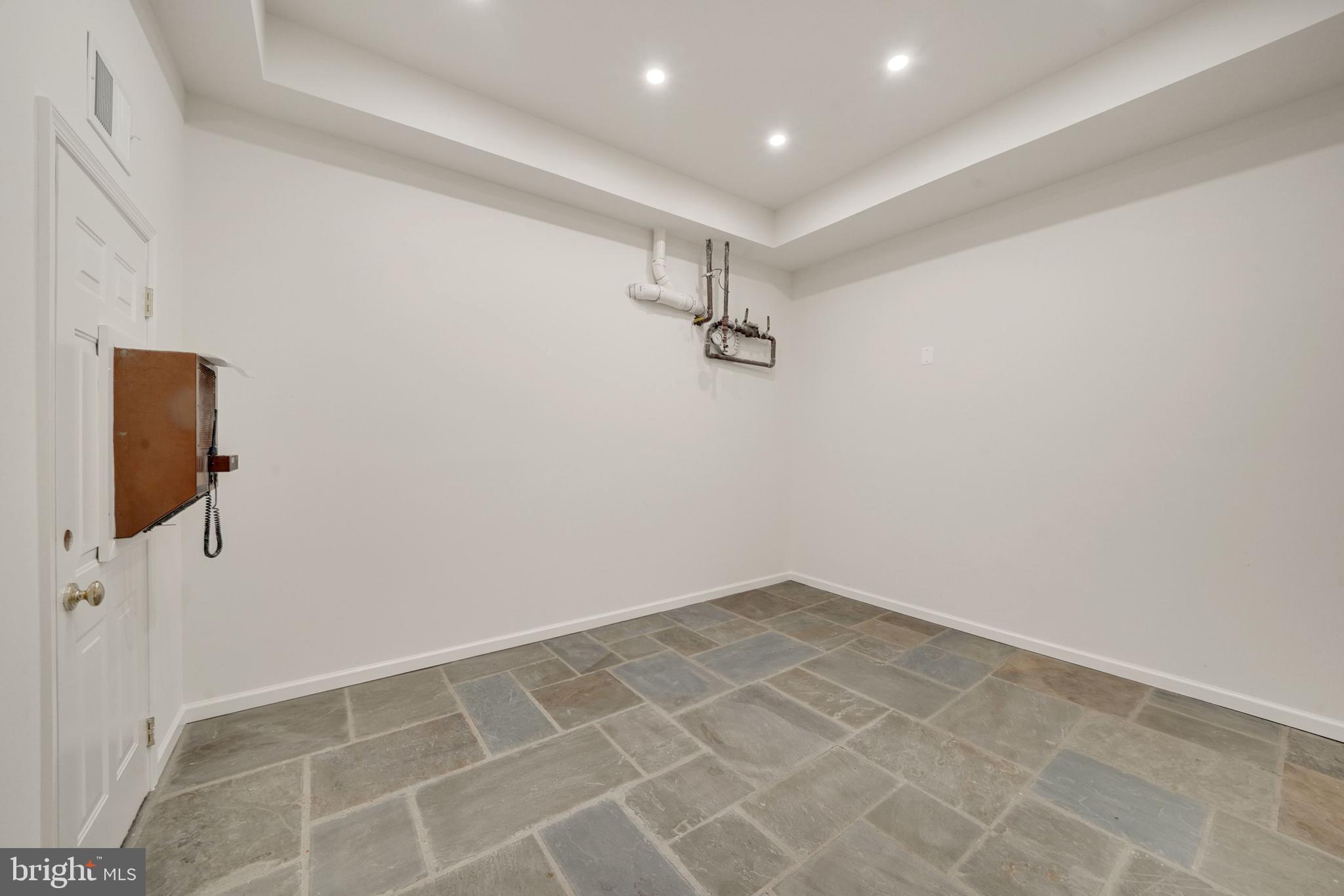 4825 Dexter Terrace Northwest Washington, DC 20007 - Photo 37 of 46