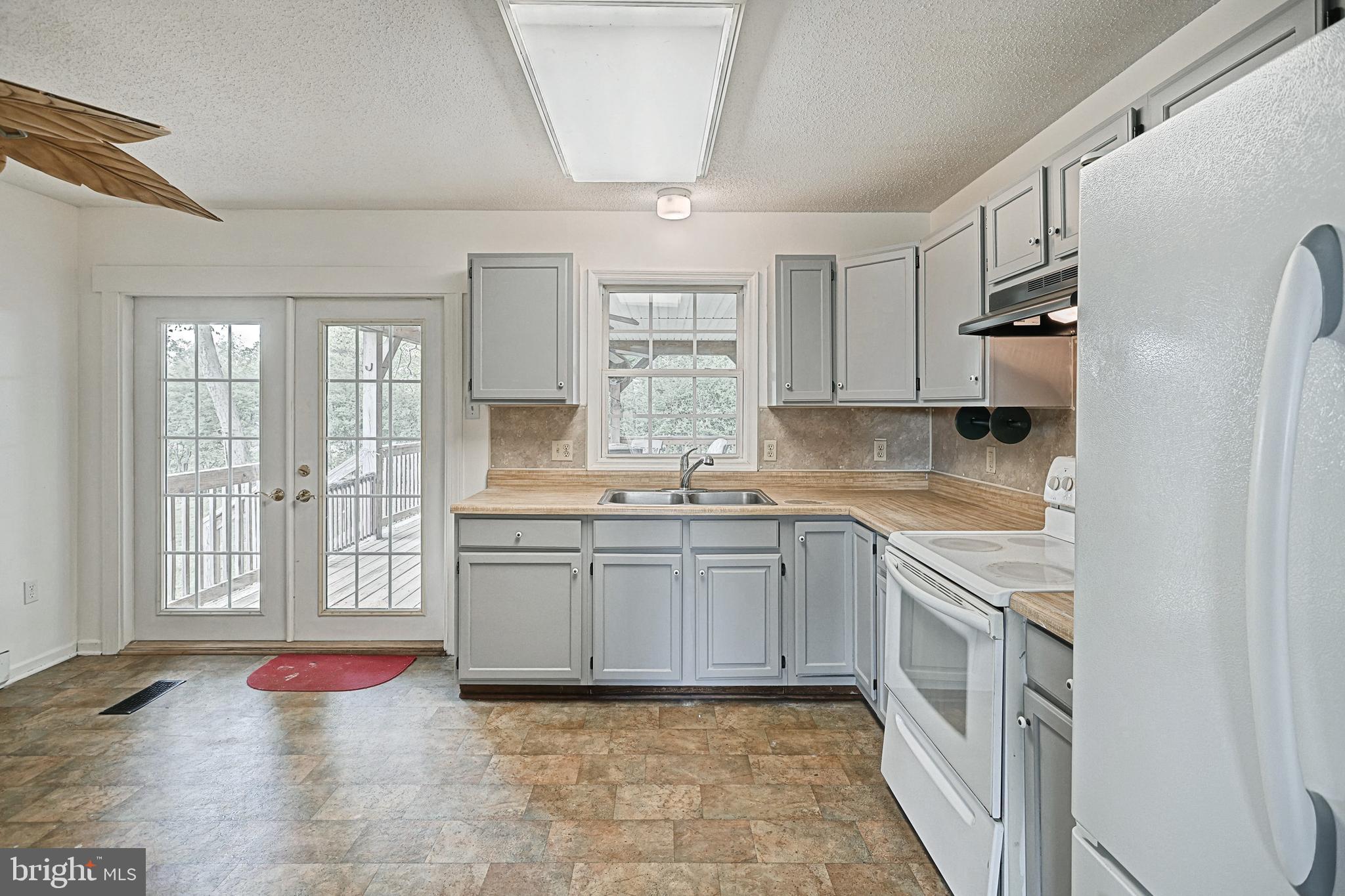 16 Riverview Road Delta, PA 17314 - Photo 3 of 30