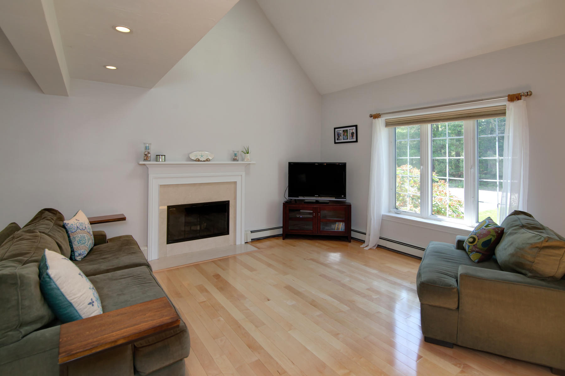 29 Fox Hill Road Mashpee, MA 02649 - Photo 6 of 25 005_29FoxHill_06122017