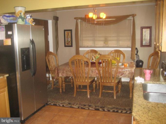 7103 Highland Street Springfield, VA 22150 - Photo 5 of 8 Dining Area