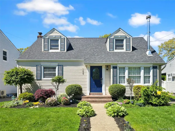 $799,000 | 188 Elsie Avenue, Merrick, NY 11566