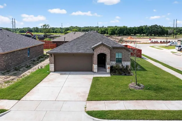 $1,675 | 406 Regiment Road, Sherman, TX 75090