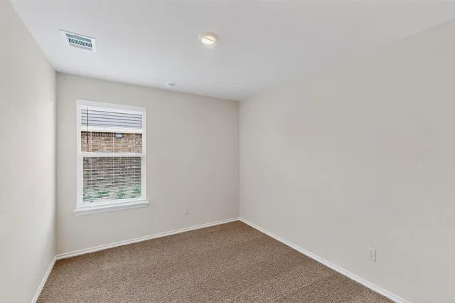 $1,675 | 406 Regiment Road, Sherman, TX 75090