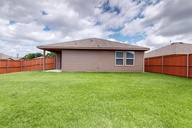 $1,675 | 406 Regiment Road, Sherman, TX 75090
