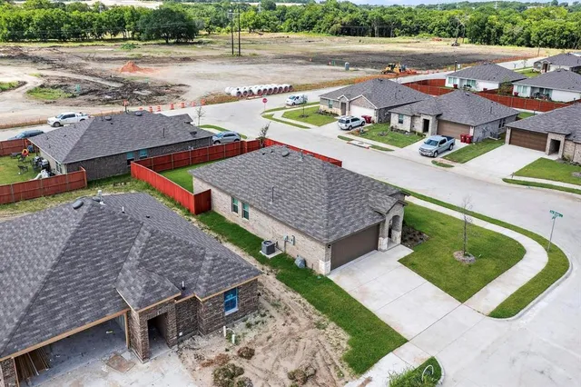 $1,675 | 406 Regiment Road, Sherman, TX 75090