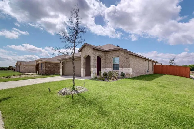 $1,675 | 406 Regiment Road, Sherman, TX 75090